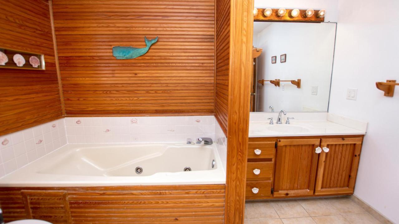 Wl933, Tale Of The Whale- Oceanfront, Private Beach Access, Gas Fireplace, Ocean Views Corolla Exteriör bild